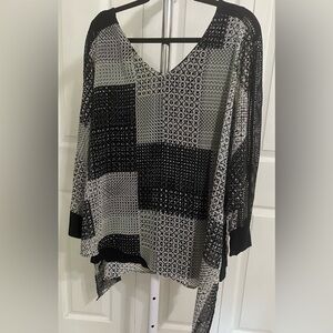 Democracy Navy and White Geometric Design Asymmetric Blouse, 2X